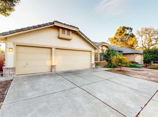 1233 Trombetta St, Santa Rosa, CA 95407