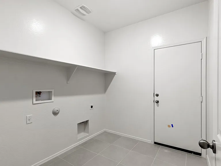 10427 W Parkway Dr — Photo 31