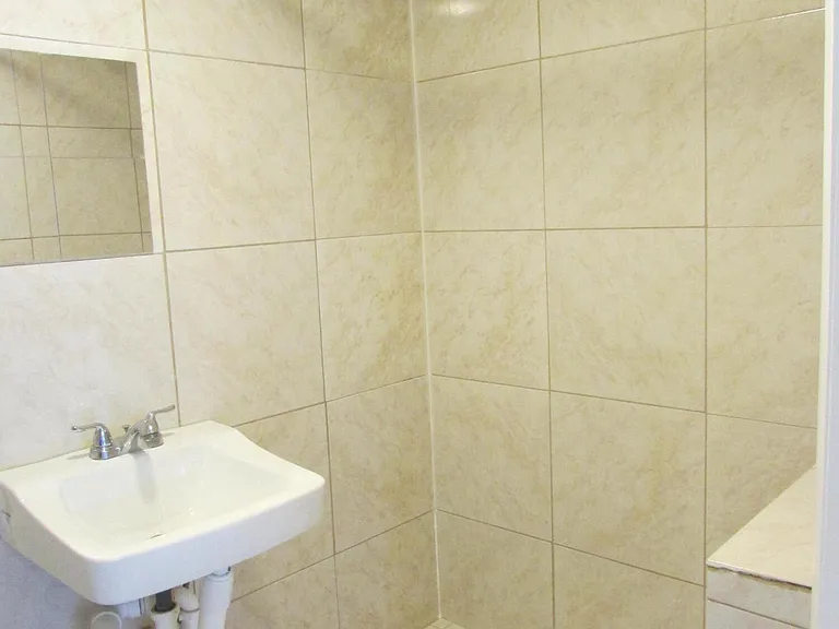 211 W Laila Dr — Photo 11