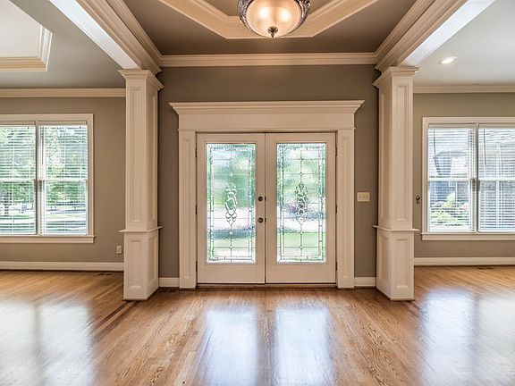 4th image of 2156 Carolina Ln