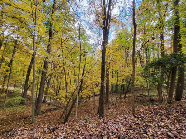 408 Mohican Ln, Logan, OH 43138