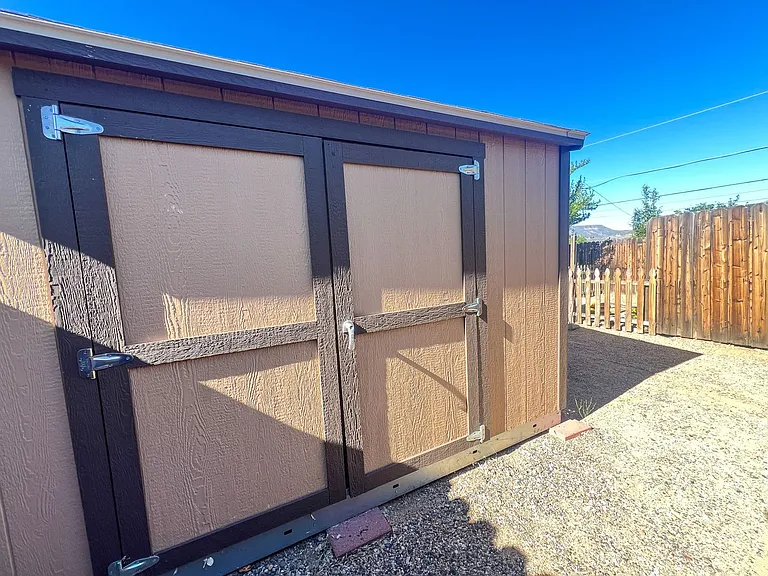 626 S Park Cir — Photo 7