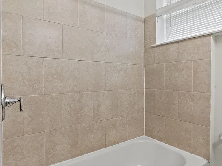 1511 S Hollywood St — Photo 14