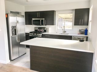 28 Walnut St, Edison, NJ 08817