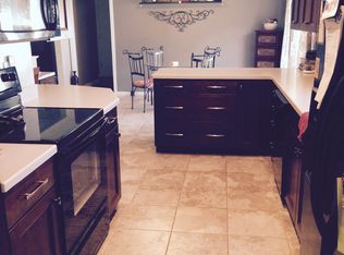 609 Sycamore Dr, Elk Grove Village, IL 60007