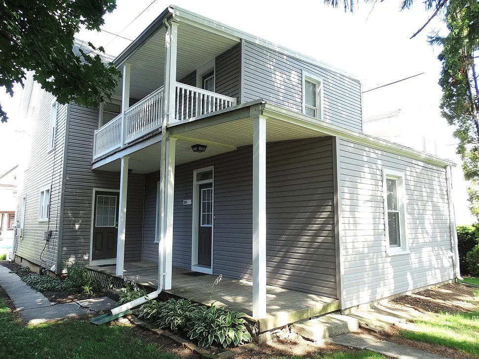 241 S Spruce St photo 1