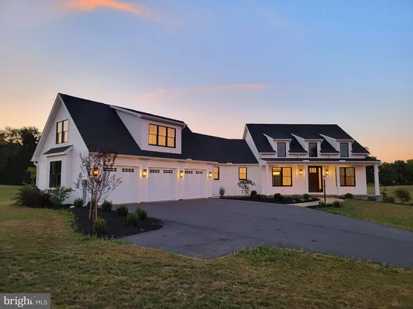 2 Peyton Dr, Carlisle, PA 17015