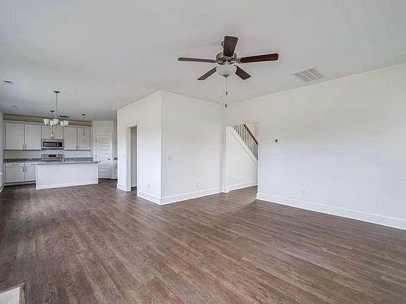 5th image of 525 Charity Ln