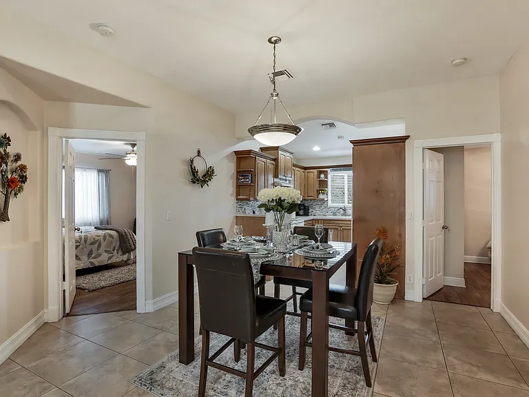 3021 NW 21st Ct — Photo 5