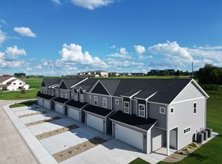 4304 Spruce Needle Ln, Cedar Falls, IA 50613