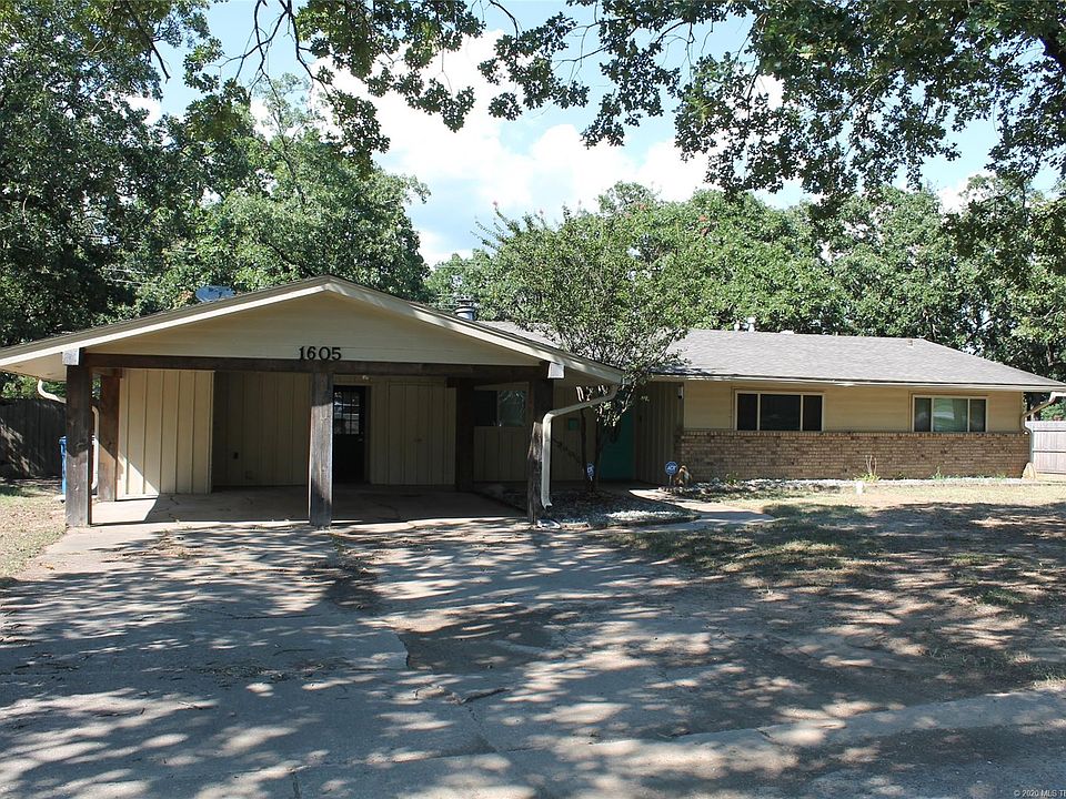 1st image of 1605 E Seminole Ave
