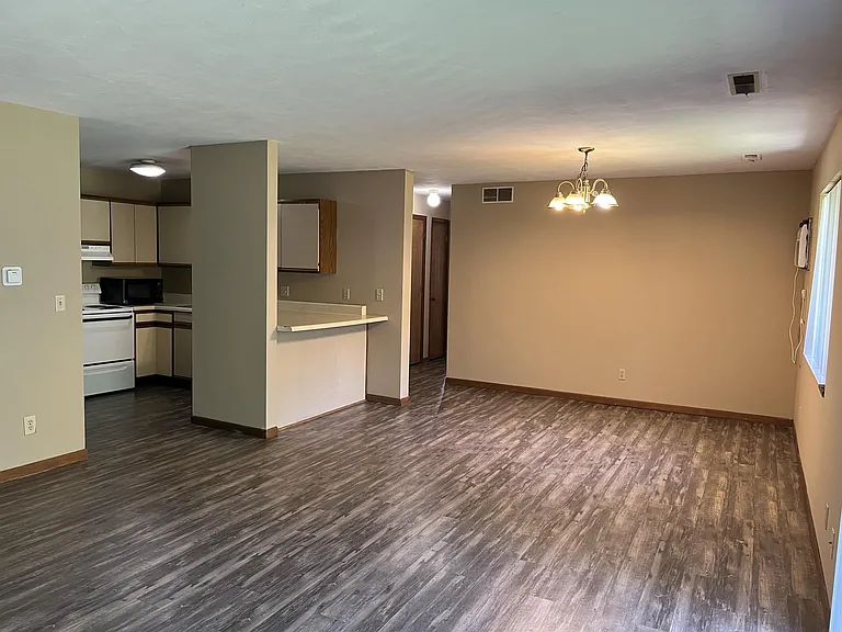 122 Burke Ave #11 — Photo 2