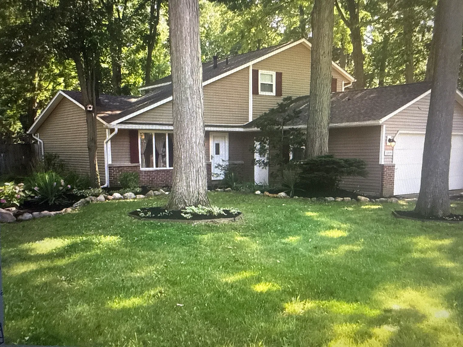 3 bed, 1.5 bath, 1687 sqft, $2,250 — Photo 1