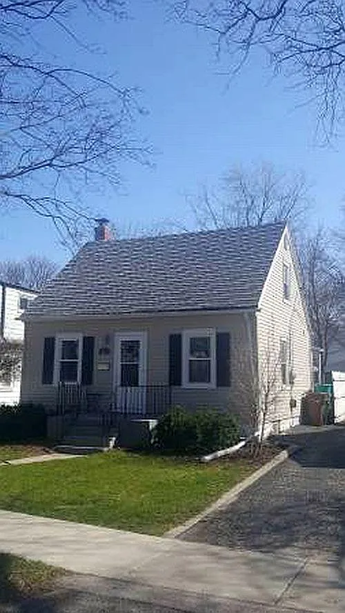 3 bed, 1000 sqft, $2,700 — Photo 1