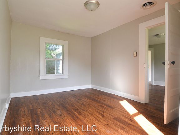 3rd image of 603 Park Ln