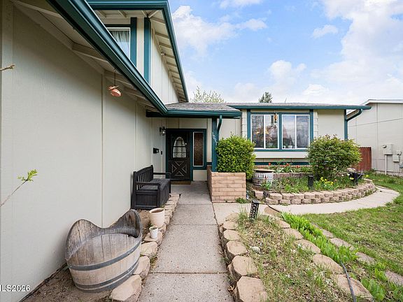 3rd image of 1091 Alta Vista Dr