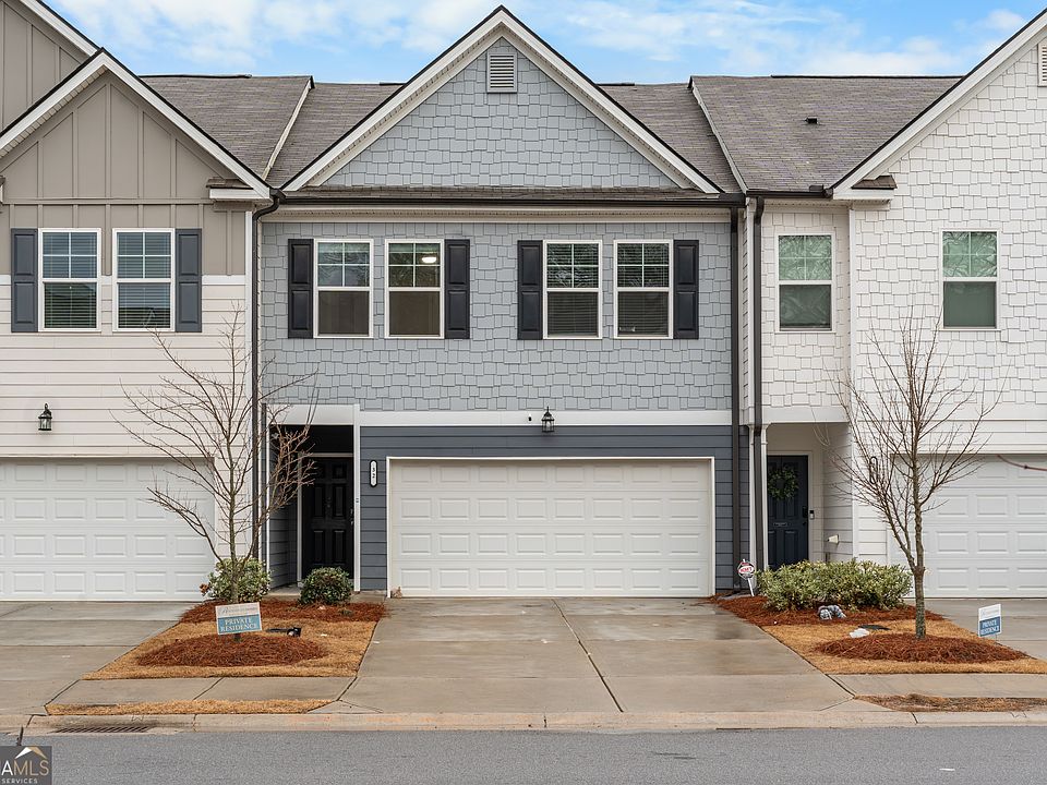1st image of 32 Huntley Trce