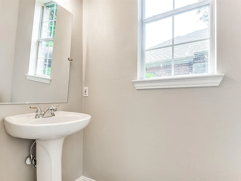 15704 Grove Crest Dr — Photo 22