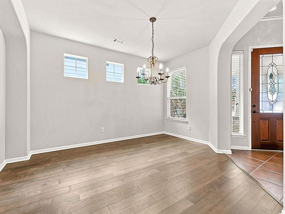 4th image of 15616 Belfin Dr