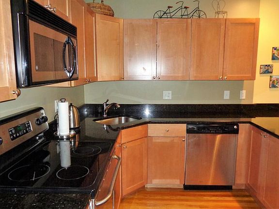 5th image of 48 Coffey St APT 2D