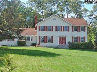 11792 Riverwood Dr, Chardon, OH 44024