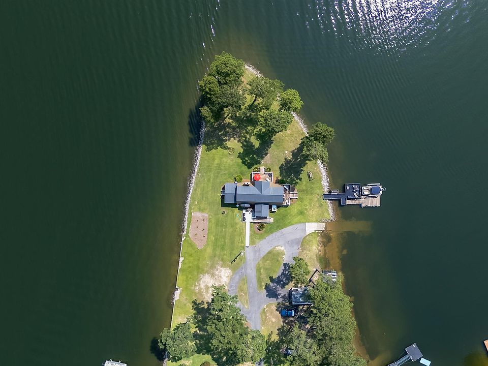 1st image of 675 E Point Dr
