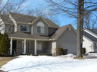 3103 W Ridge Ct, Commerce Township, MI 48390