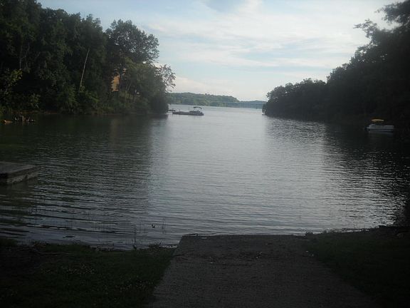 2nd image of Lakeside Dr