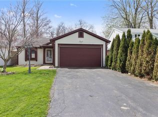 77 Westover Dr, Webster, NY 14580