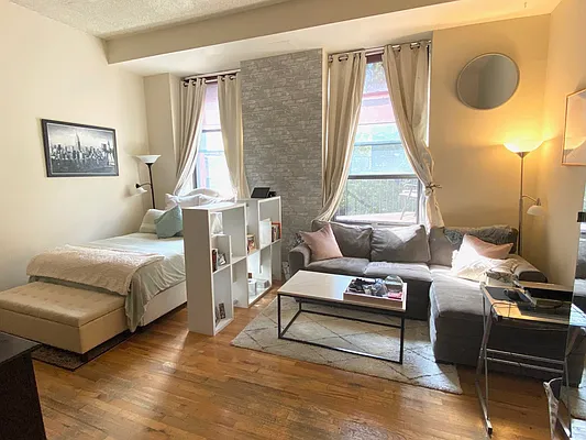 Rented by Compass | media 10