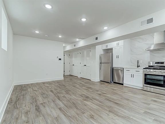 4th image of 29 Gardner Ave #1