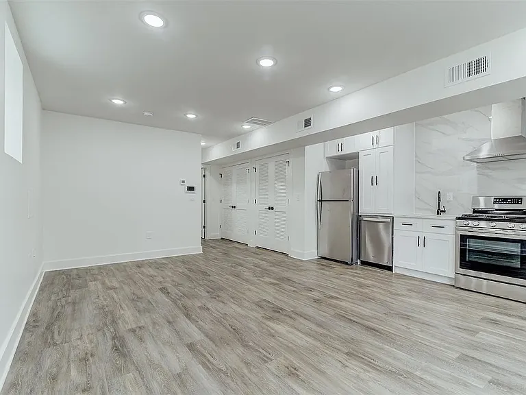 29 Gardner Ave #1 — Photo 4
