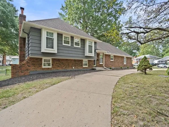 317 Hawthorne Dr, Belton, MO 64012