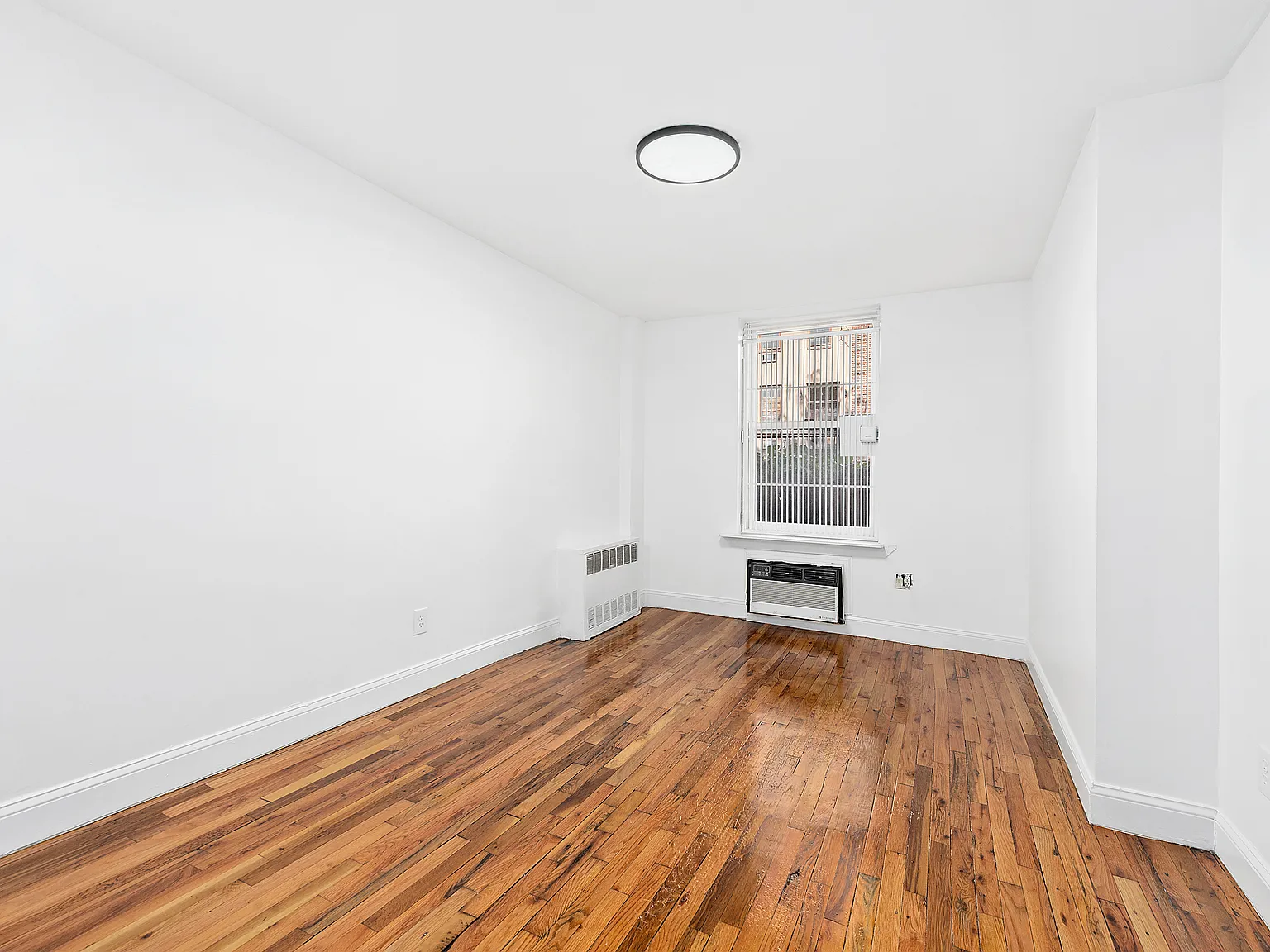 320 West 22nd Street — Photo 4