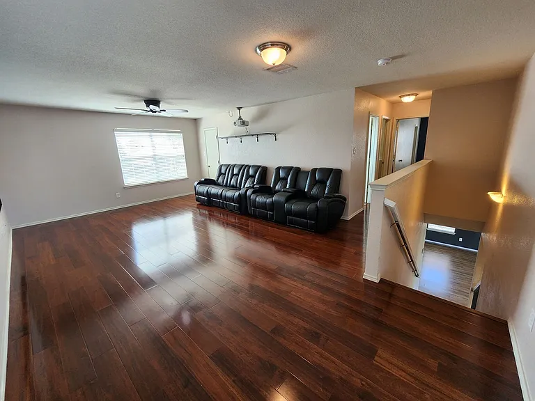5709 Valley Stream Way — Photo 15