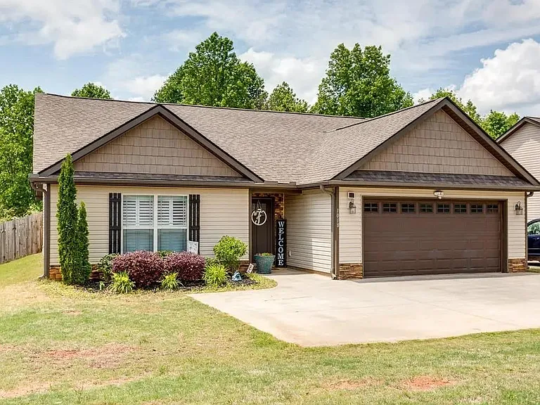 1018 Poplar Drive Ext — Photo 2