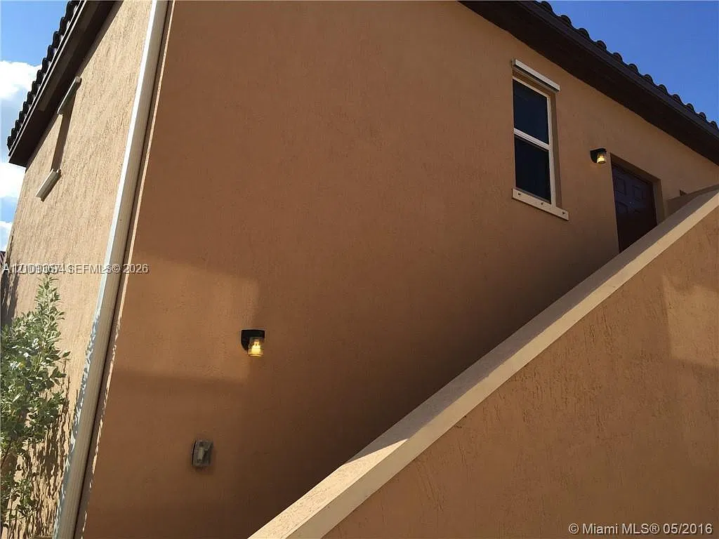 Kendall Commons Residenti — Photo 1