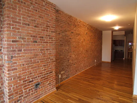 Rented by Joel Weisz, LREB | media 16