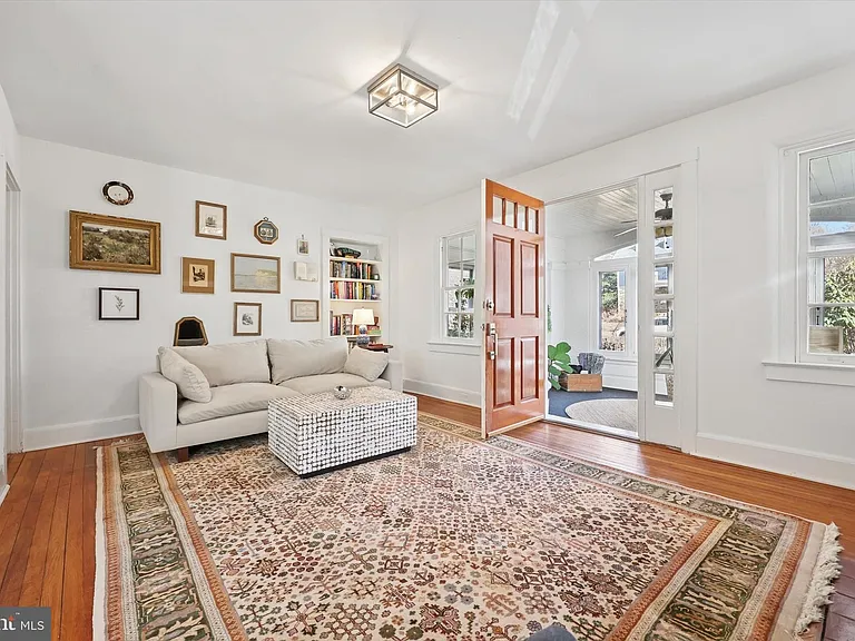 232 Forrest Ave — Photo 13
