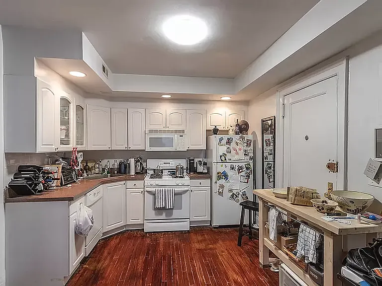 118 E 19th St #3N — Photo 5