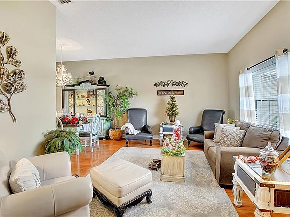3rd image of 339 Banyan Dr