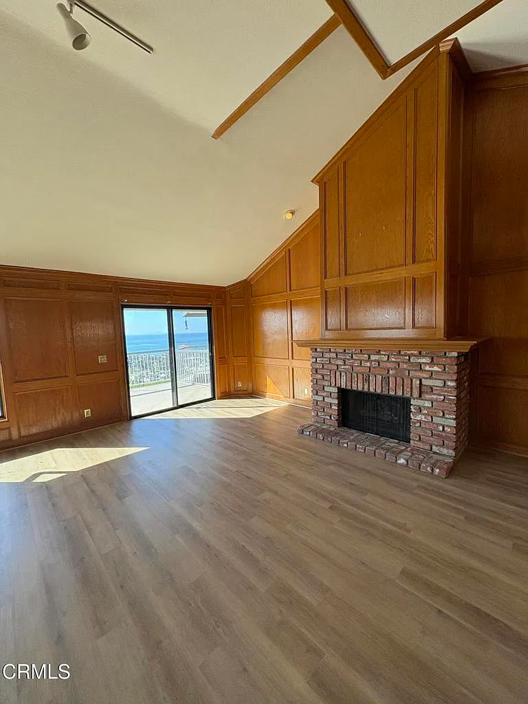 3 bed, 2.0 bath, 2348 sqft, $4,500 — Photo 4