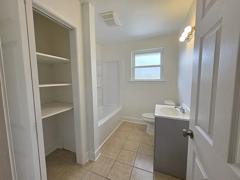 517 Gassen St #1 — Photo 7