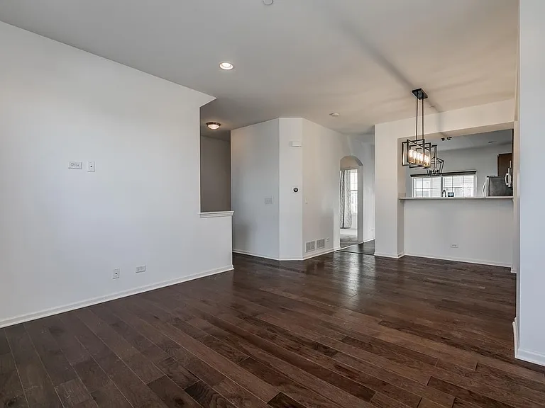 220 Laurel Ave — Photo 8