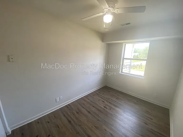 100 Chesterfield Ln #302 — Photo 9