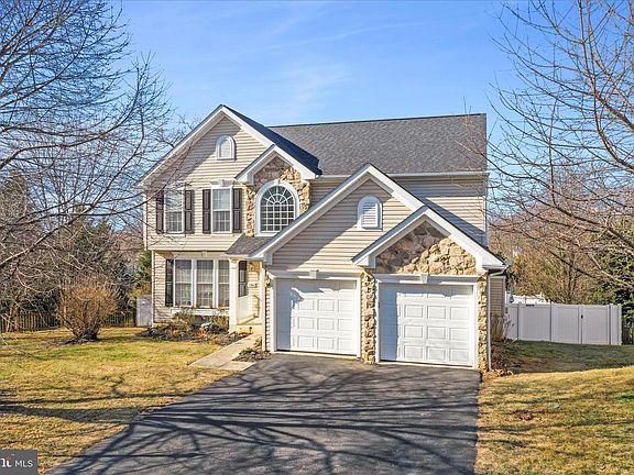 2nd image of 11504 Rambling Pines Pl