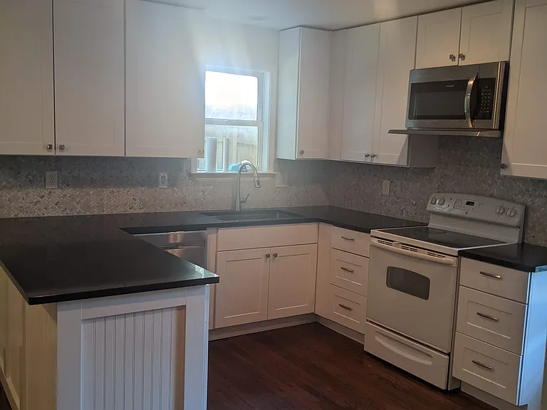 924 Smith St SW — Photo 32