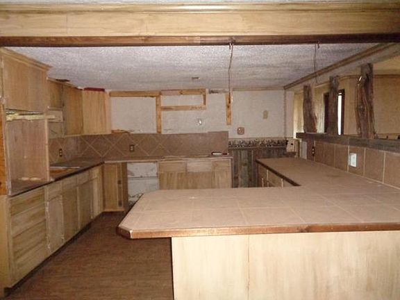4th image of 2655 County Road 195