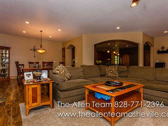 2nd image of 1460 Park Dr