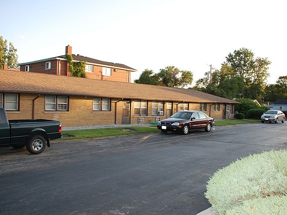 3rd image of 16025 Laramie Ave
